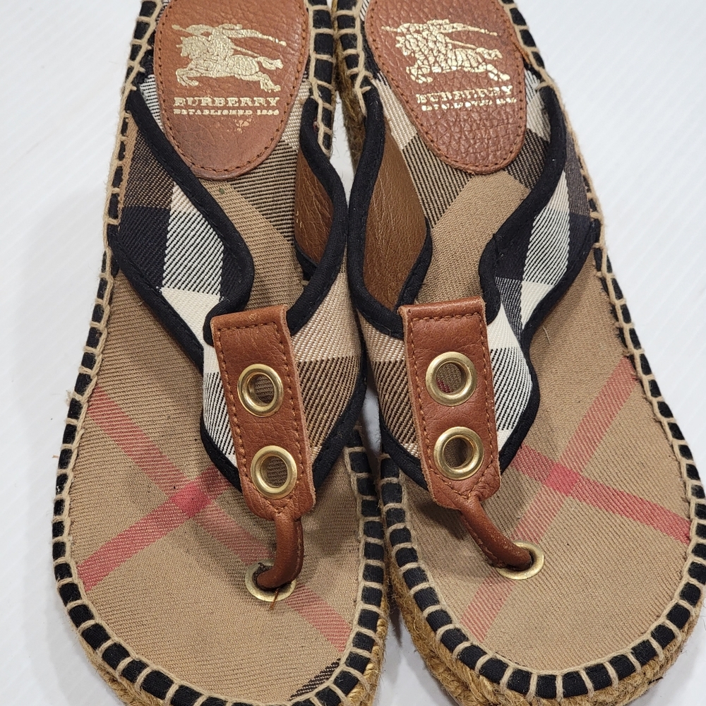 Burberry wedge sandals - Picture 10 of 10